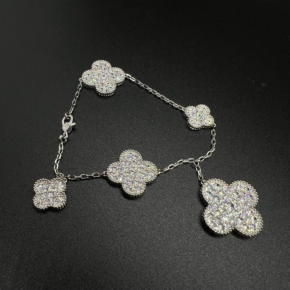 Clover / Flower Motif Bracelet. Silver 925 / 18k White Gold plating. CZ Crystals